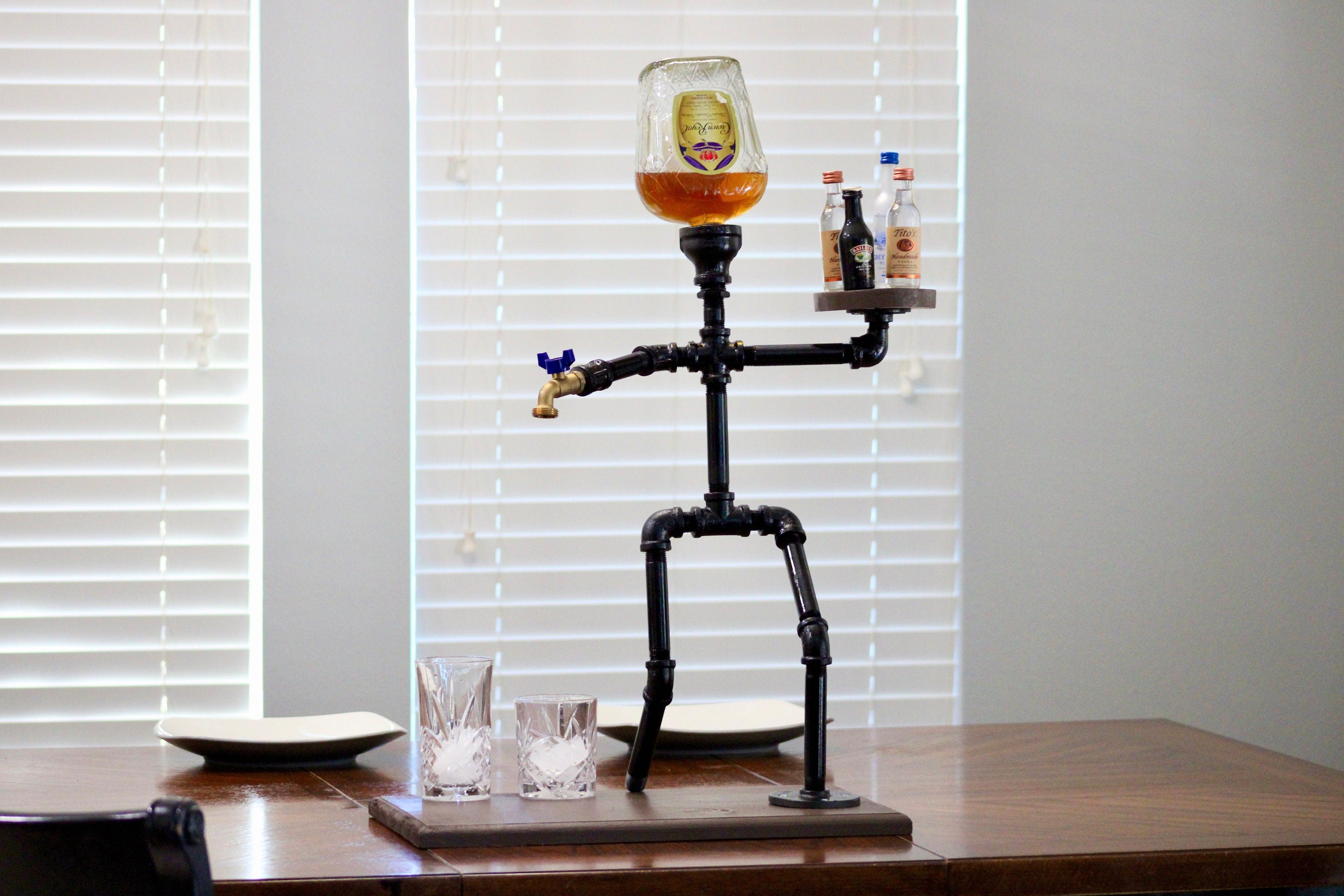 Unique Bar Decor / Bar Dispenser / Bar Unique / 3GUD